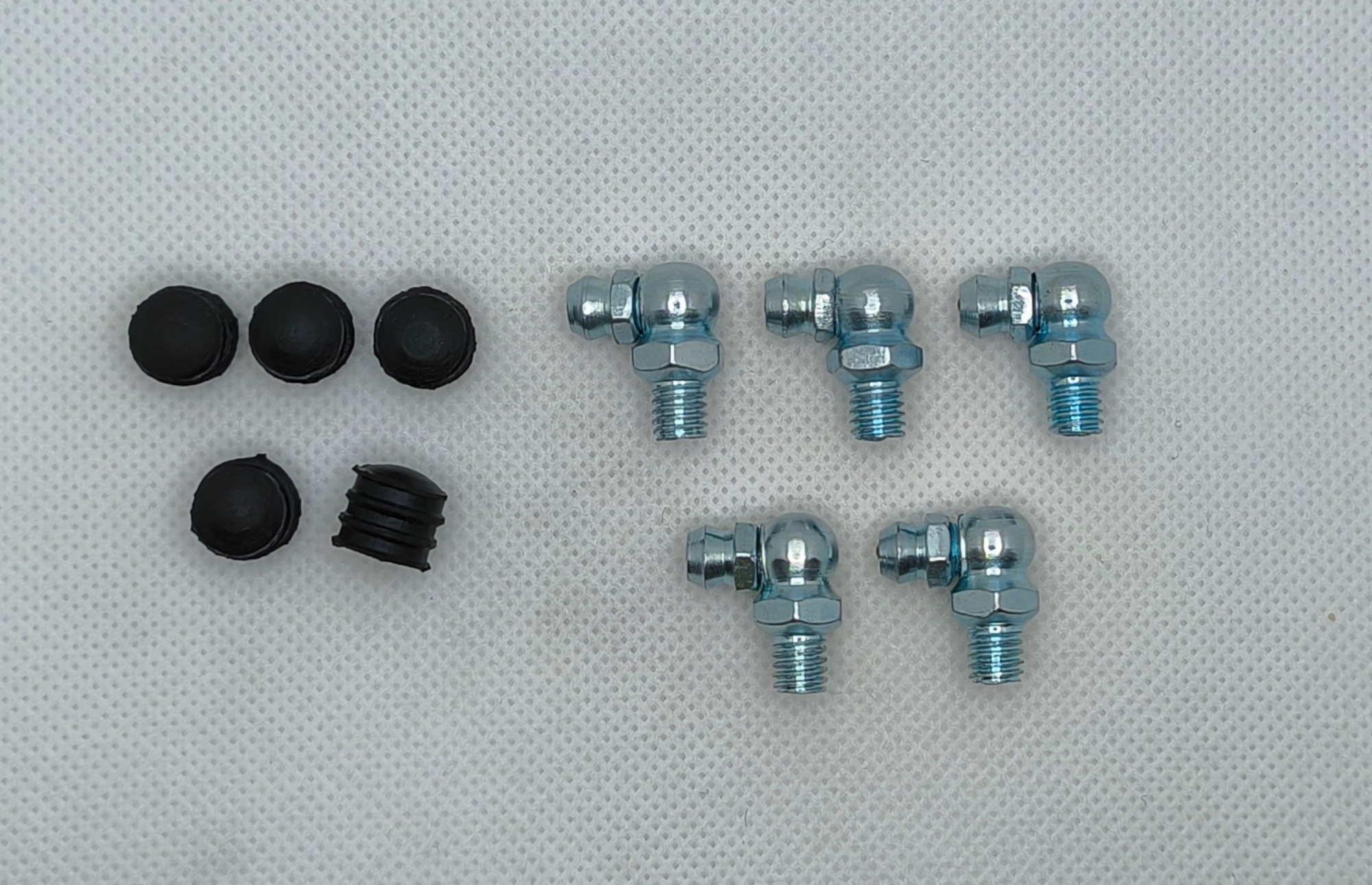 Комплект угловых пресс-масленок М6х1 90 градусов с защитным колпачком 10 шт Комплект угловых пресс-масленок М6х1 90 градусов с защитным колпачком 10 шт